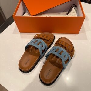 Women’s Hermes extra sandal in Blue and Brown suede